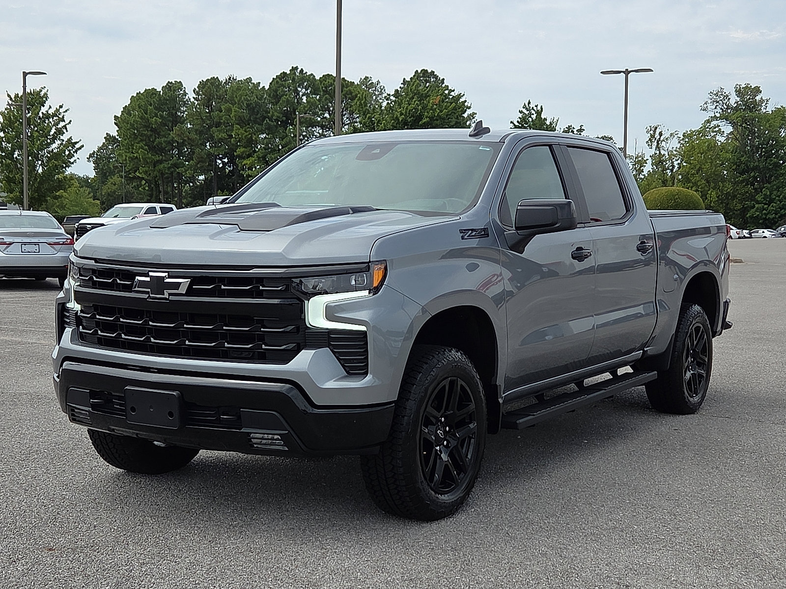 Used 2025 Chevrolet Silverado 1500 LT Trail Boss w/ Convenience Package II image 2
