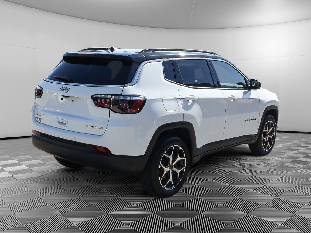 Used 2025 Jeep Compass Limited w/ Sun & Sound Group AWD/4WD image 8