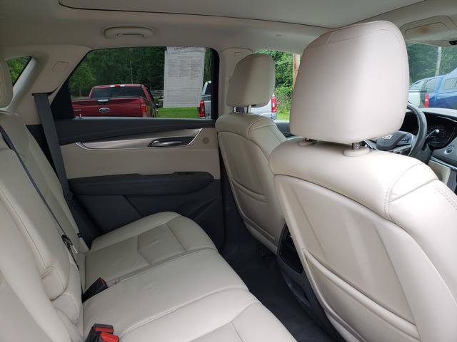 Used 2018 Cadillac XT5 Luxury w/ Driver Awareness Package AWD/4WD image 18