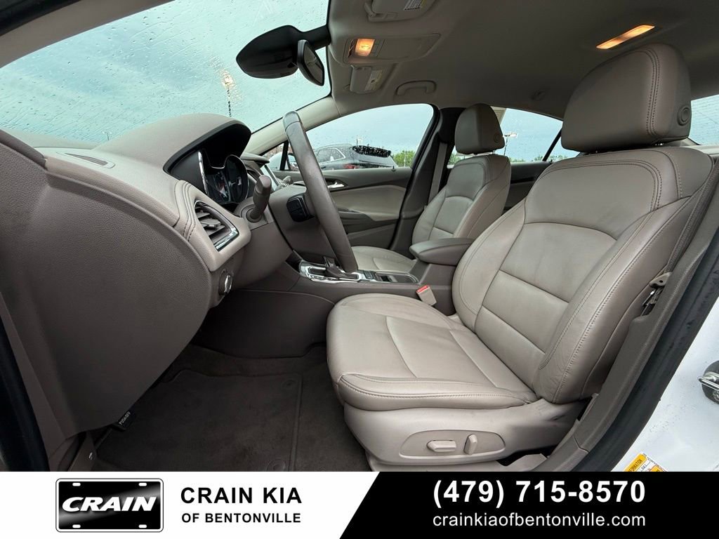 Used 2017 Chevrolet Cruze Premier w/ Enhanced Convenience Package FWD image 20