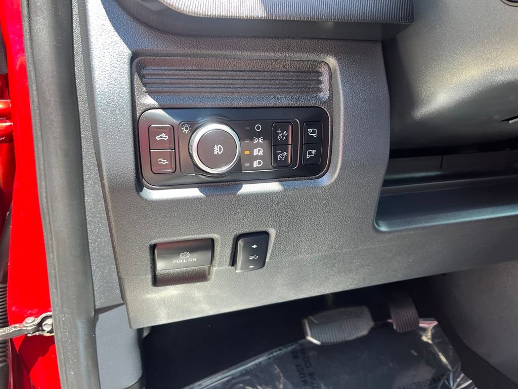 Used 2026 Ford F350 Platinum w/ Tremor Off-Road Package AWD/4WD image 37
