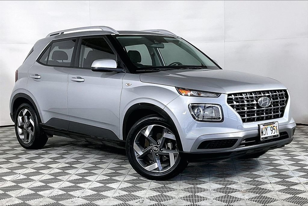 Used 2022 Hyundai Venue SEL FWD image 12