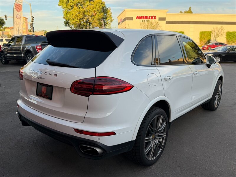 Used 2018 Porsche Cayenne Platinum Edition AWD/4WD image 17