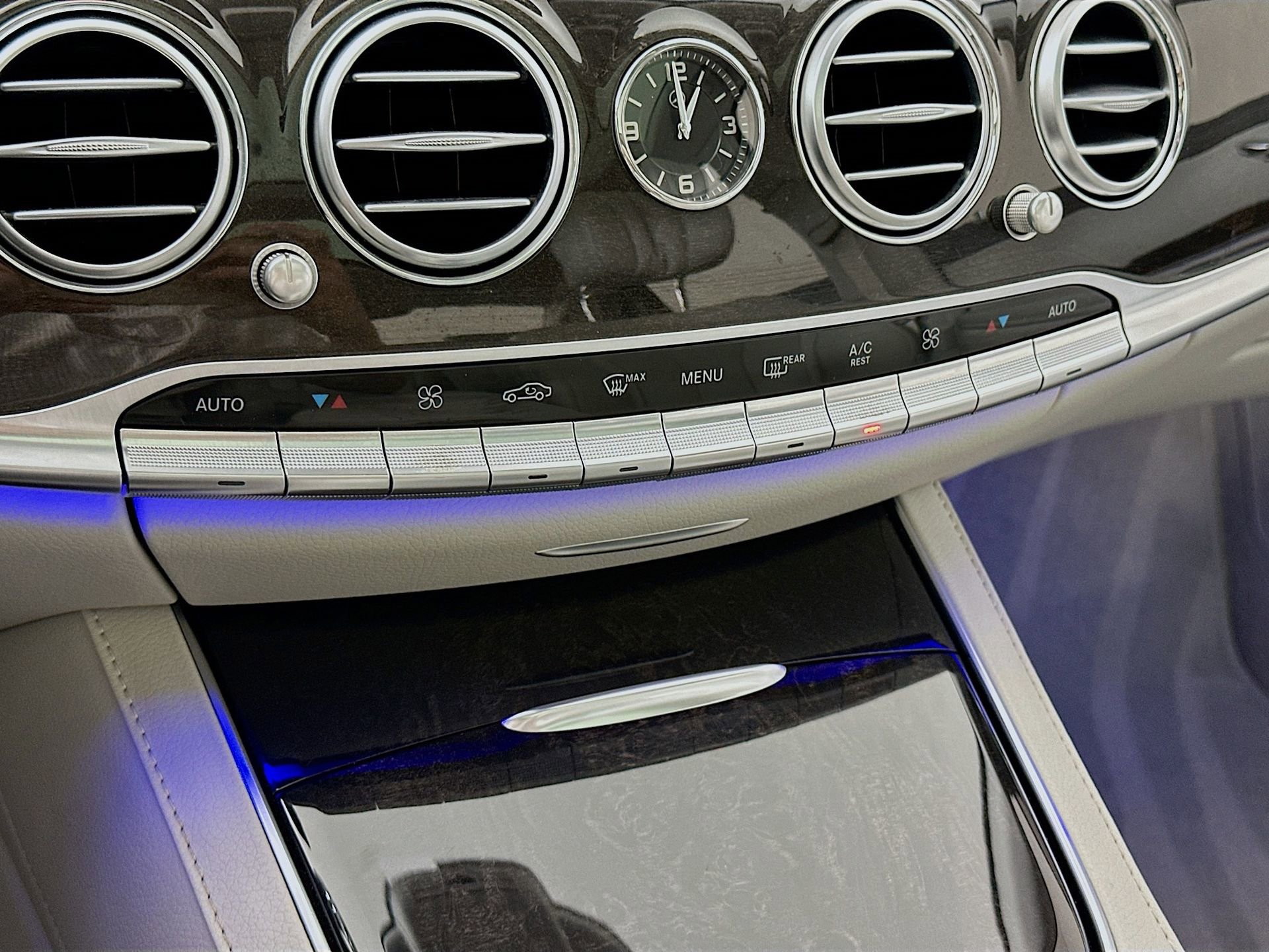 Used 2017 Mercedes-Benz S 550 Sedan image 17