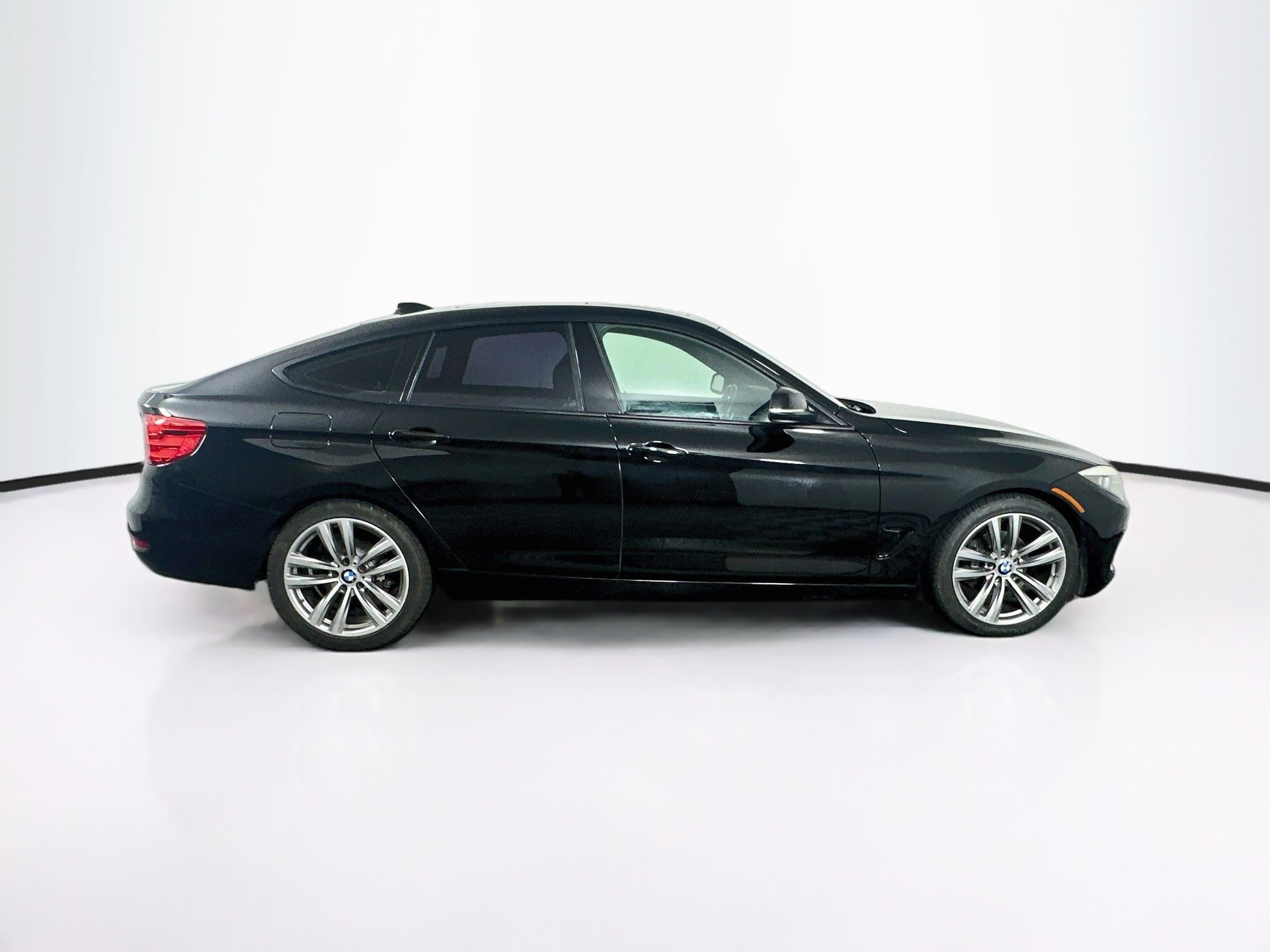 Used 2016 BMW 328i Gran Turismo xDrive AWD/4WD image 10