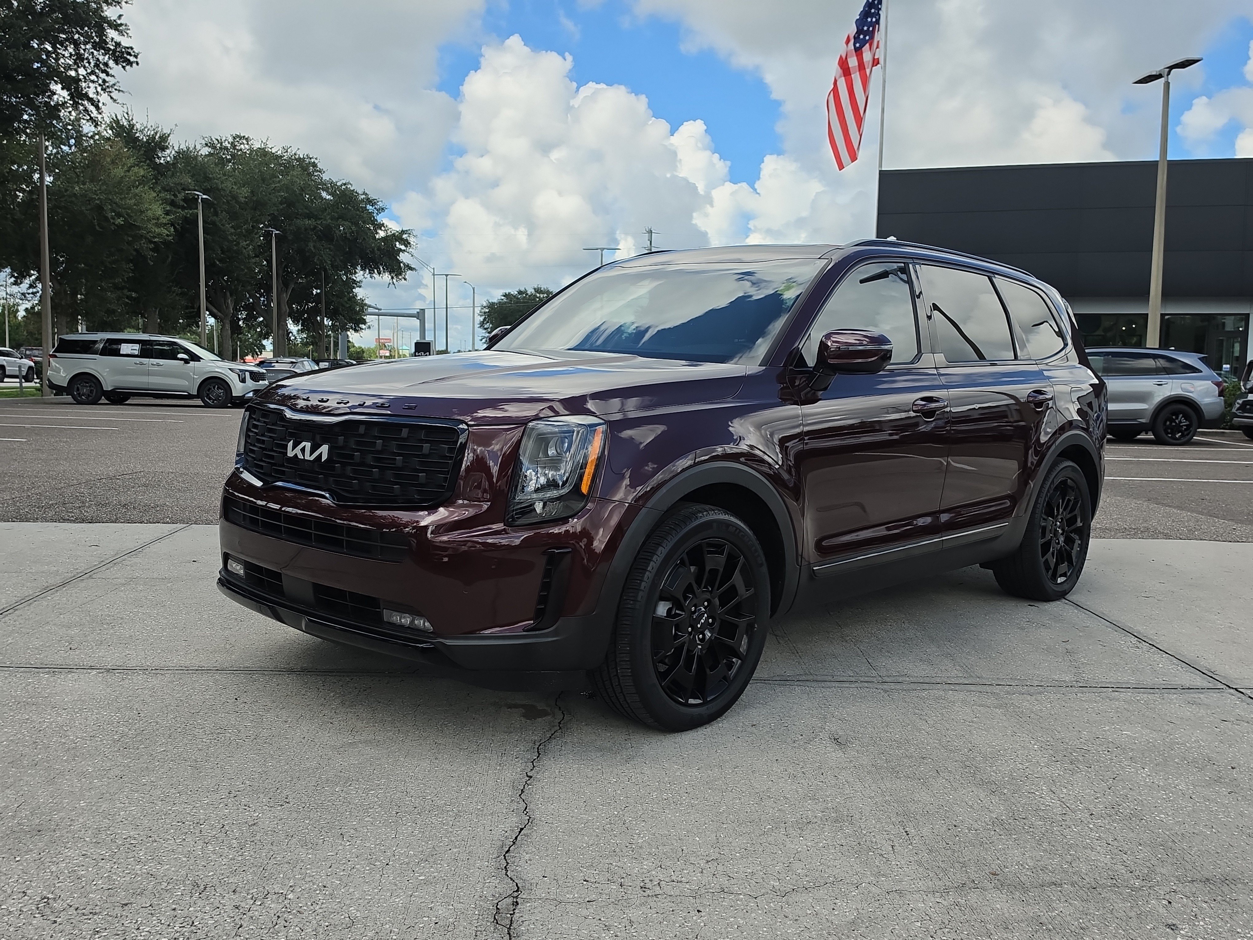 Certified 2022 Kia Telluride SX w/ Nightfall Edition Package AWD/4WD image 4