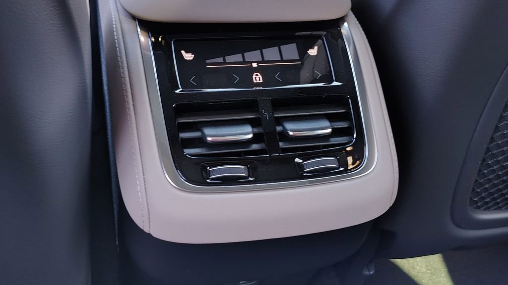 New 2026 Volvo XC90 B6 Ultra AWD/4WD image 30