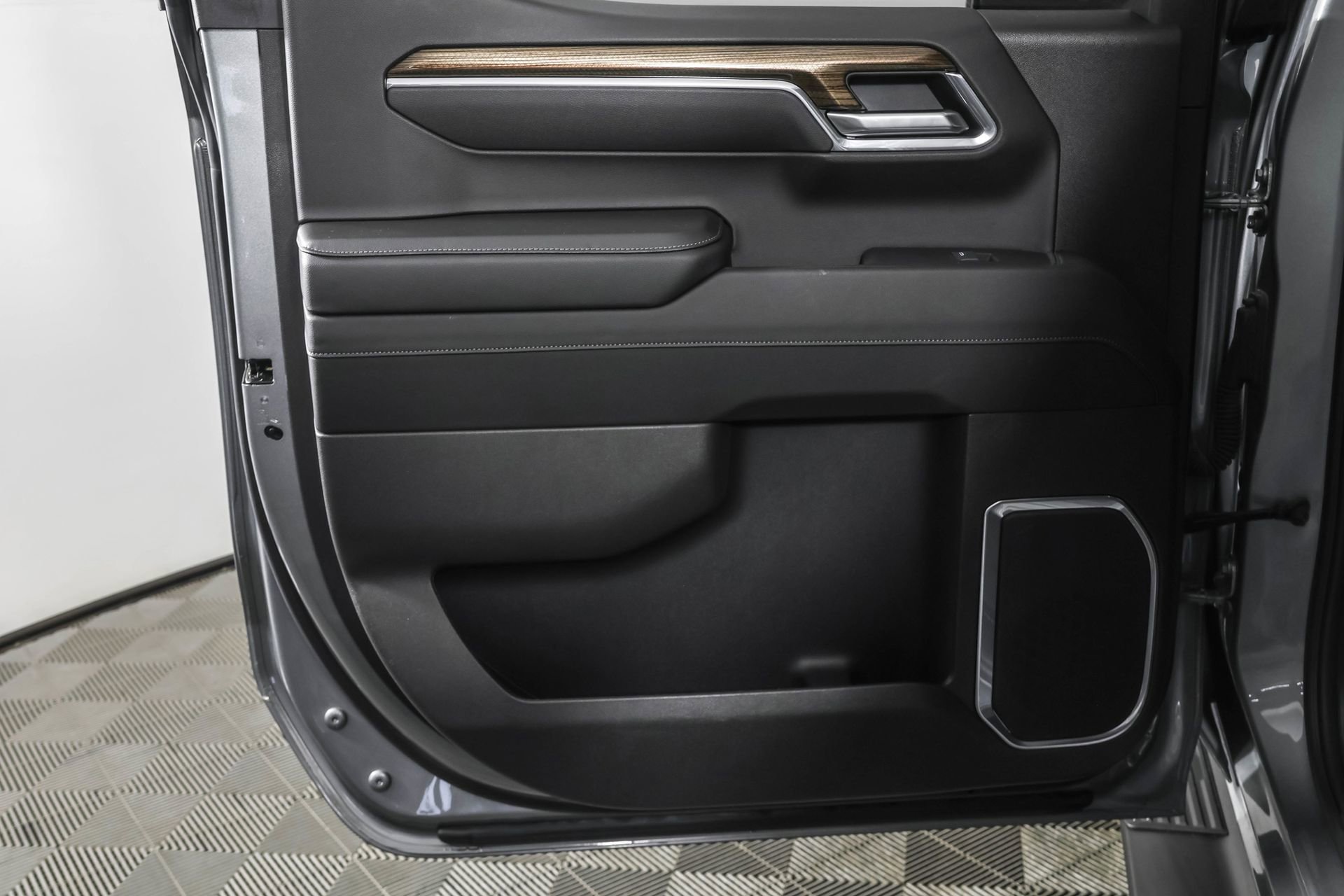 Used 2025 Chevrolet Silverado 1500 LT Trail Boss w/ Convenience Package II image 44