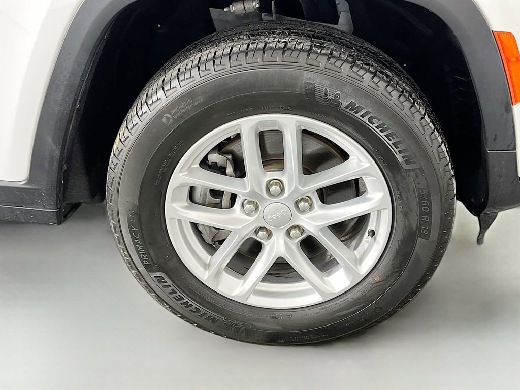 Used 2023 Jeep Grand Cherokee L Laredo image 37