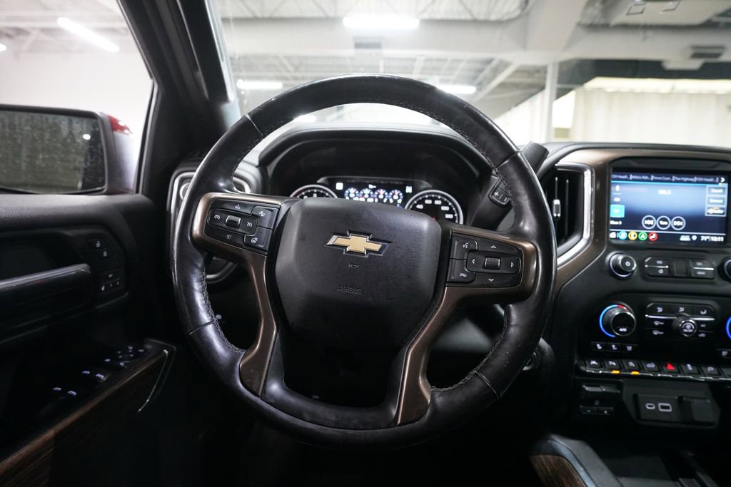 Used 2019 Chevrolet Silverado 1500 High Country w/ Technology Package AWD/4WD image 4