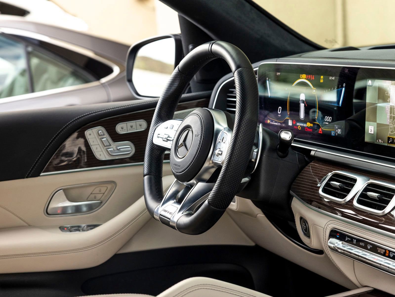 Used 2023 Mercedes-Benz GLS 63 AMG 4MATIC image 32