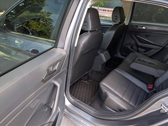 Used 2022 Volkswagen Jetta SE FWD image 17