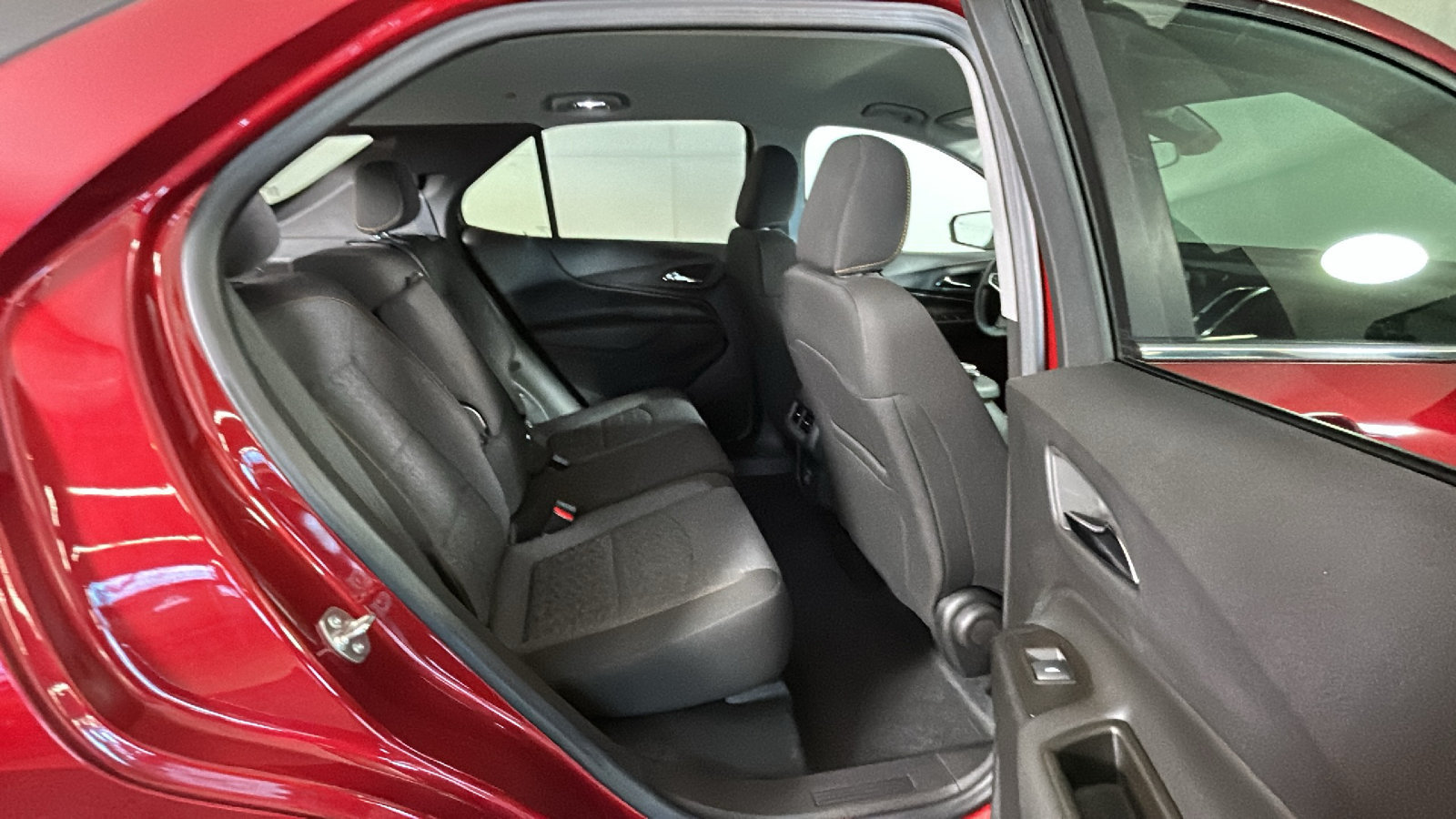 Used 2024 Chevrolet Equinox LT FWD image 36