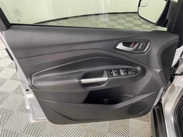 Used 2017 Ford C-MAX Titanium image 15