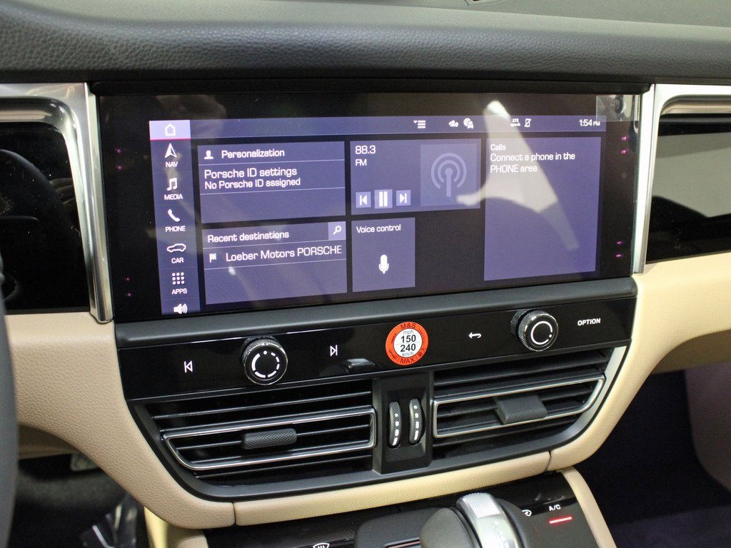 Certified 2025 Porsche Macan image 25