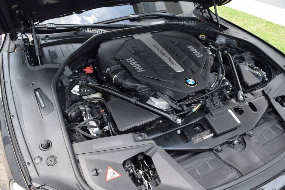 Used 2015 BMW 750i RWD image 92