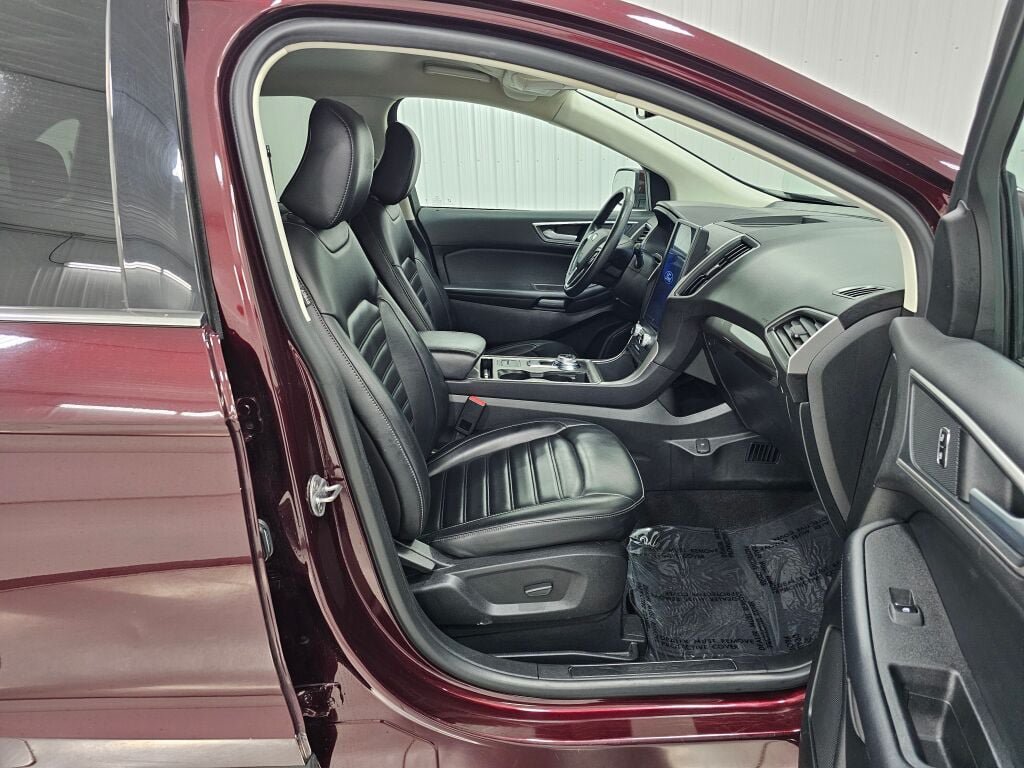 Used 2024 Ford Edge SEL AWD/4WD image 17