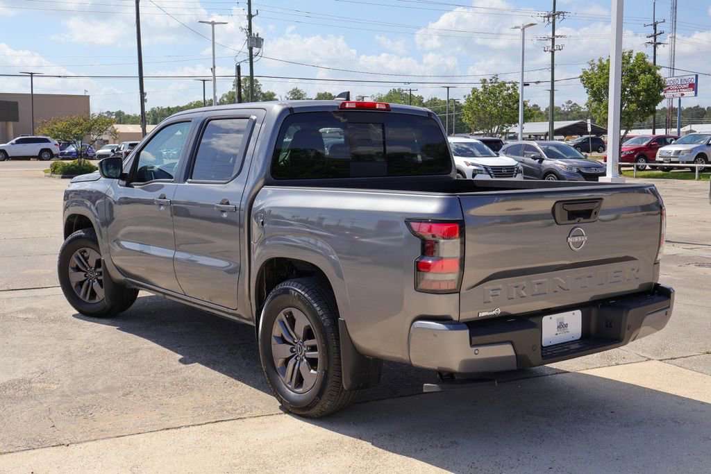 Used 2025 Nissan Frontier SV RWD image 2