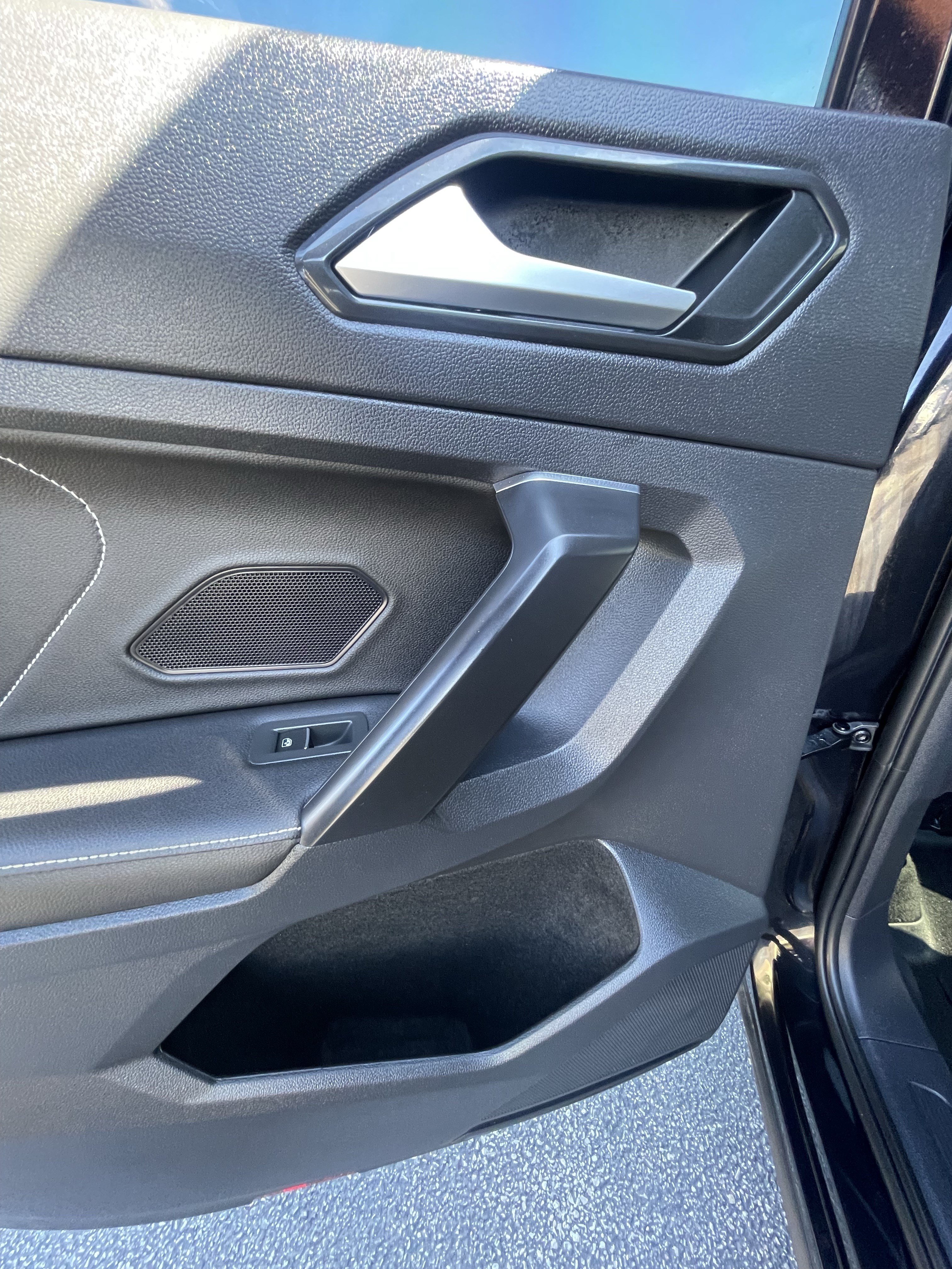 Used 2023 Volkswagen Tiguan SE FWD image 18