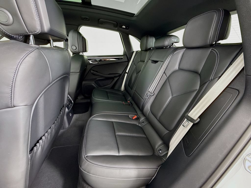 New 2026 Porsche Macan AWD/4WD image 23