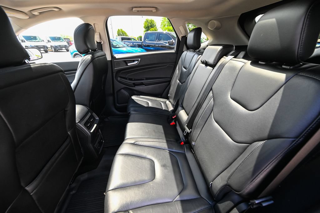 Certified 2019 Ford Edge Titanium w/ Equipment Group 301A AWD/4WD image 23