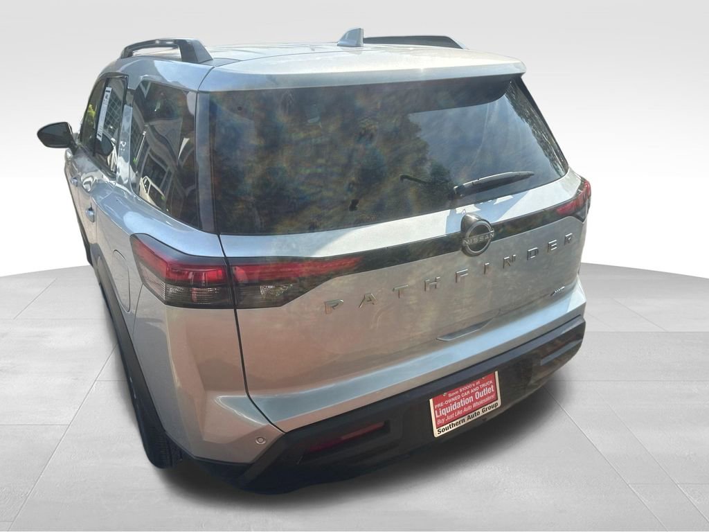 Used 2025 Nissan Pathfinder SV AWD/4WD image 41
