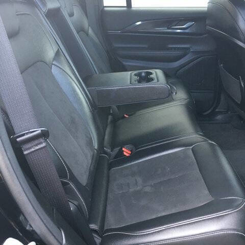 Used 2023 Jeep Grand Cherokee Altitude image 29