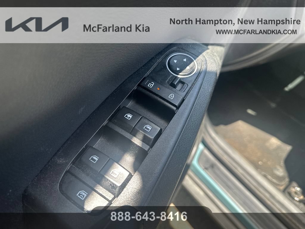 Used 2024 Kia Seltos S AWD/4WD image 16