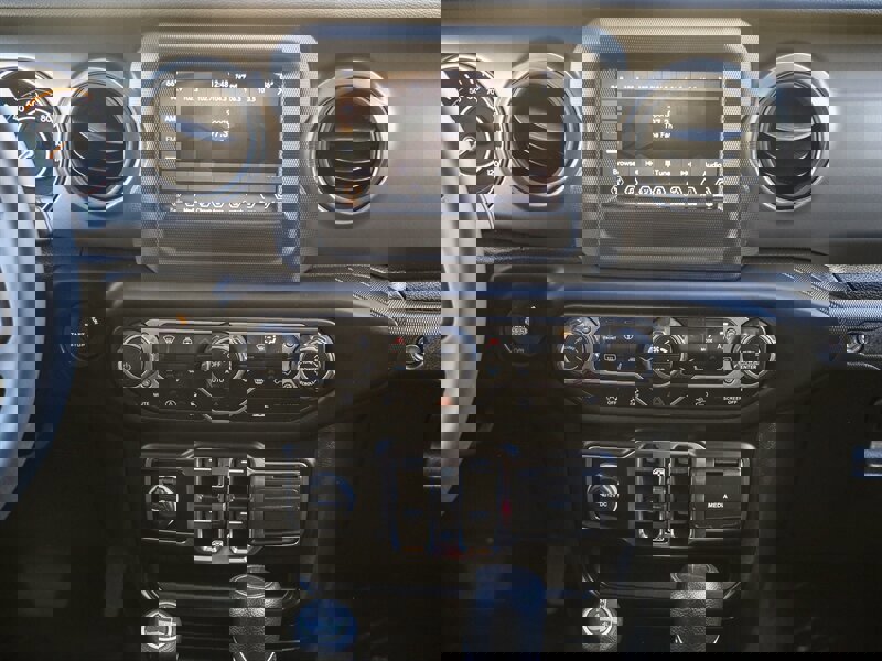 Used 2023 Jeep Gladiator Willys image 21