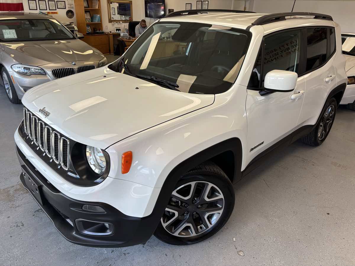 Used 2018 Jeep Renegade Latitude FWD image 6