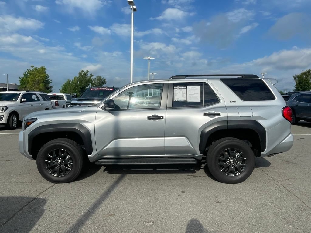Used 2025 Toyota 4Runner SR5 AWD/4WD image 4