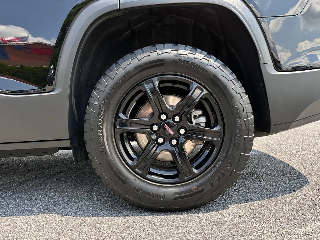 Used 2022 GMC Acadia AT4 w/ Technology Package AWD/4WD image 46