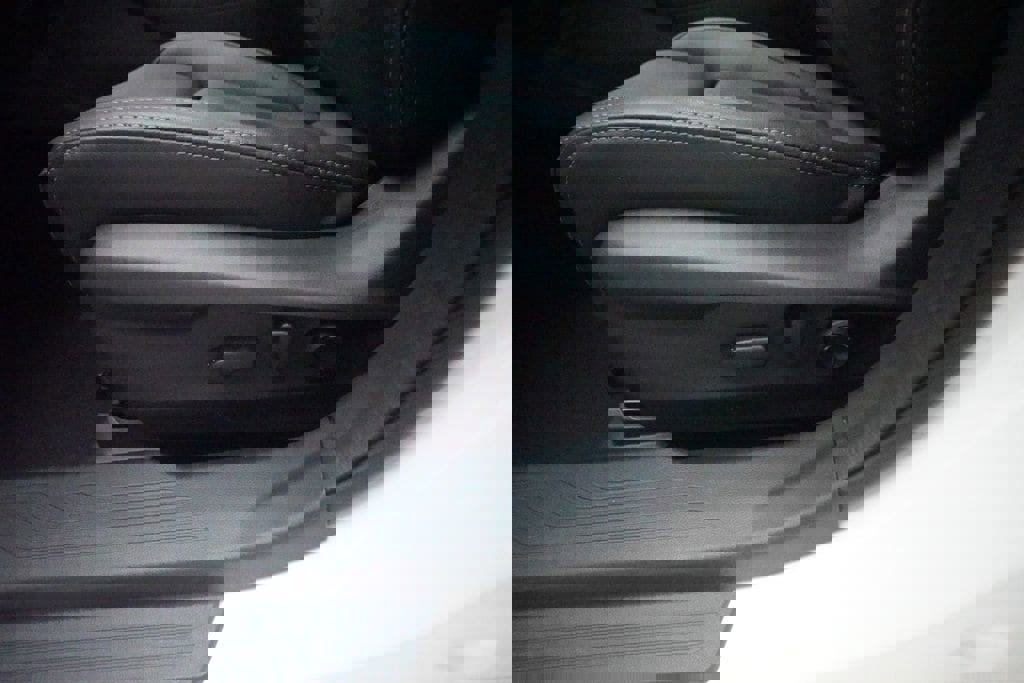 Used 2025 Subaru Legacy Limited AWD/4WD image 28