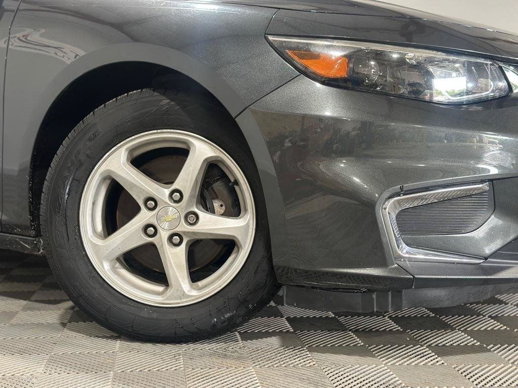 Used 2017 Chevrolet Malibu LS FWD image 33