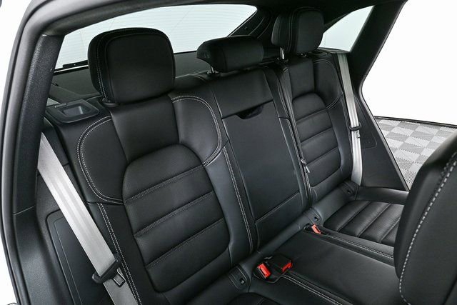 New 2026 Porsche Macan GTS image 28
