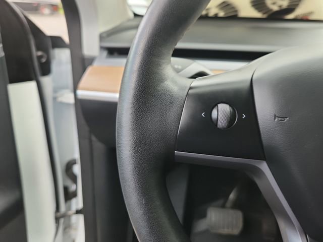 Used 2023 Tesla Model Y Long Range image 15