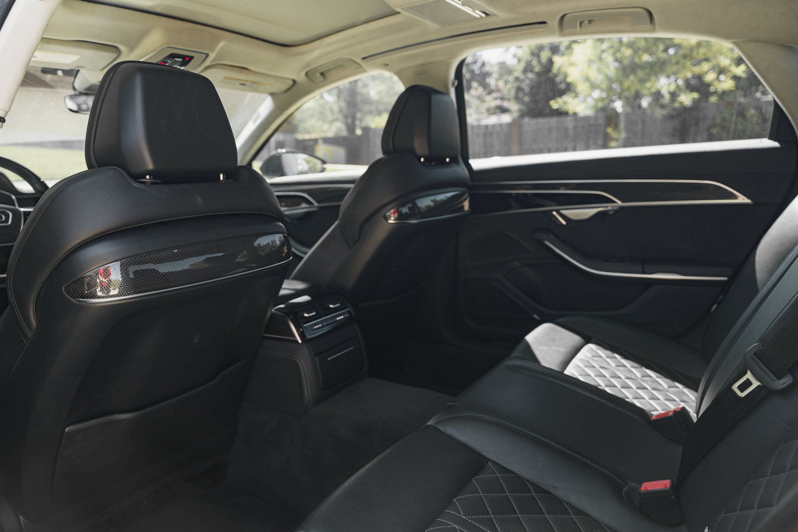 Used 2022 Audi S8 AWD/4WD image 25