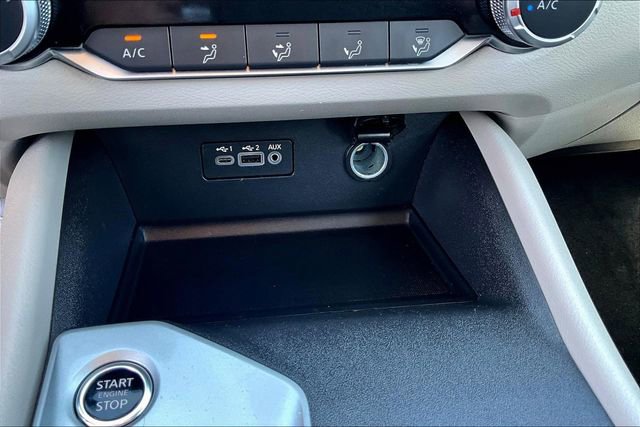 Used 2025 Nissan Altima 2.5 SV image 14