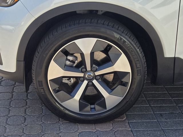 Certified 2023 Volvo XC40 B4 Plus w/ Protection Package Premier image 11