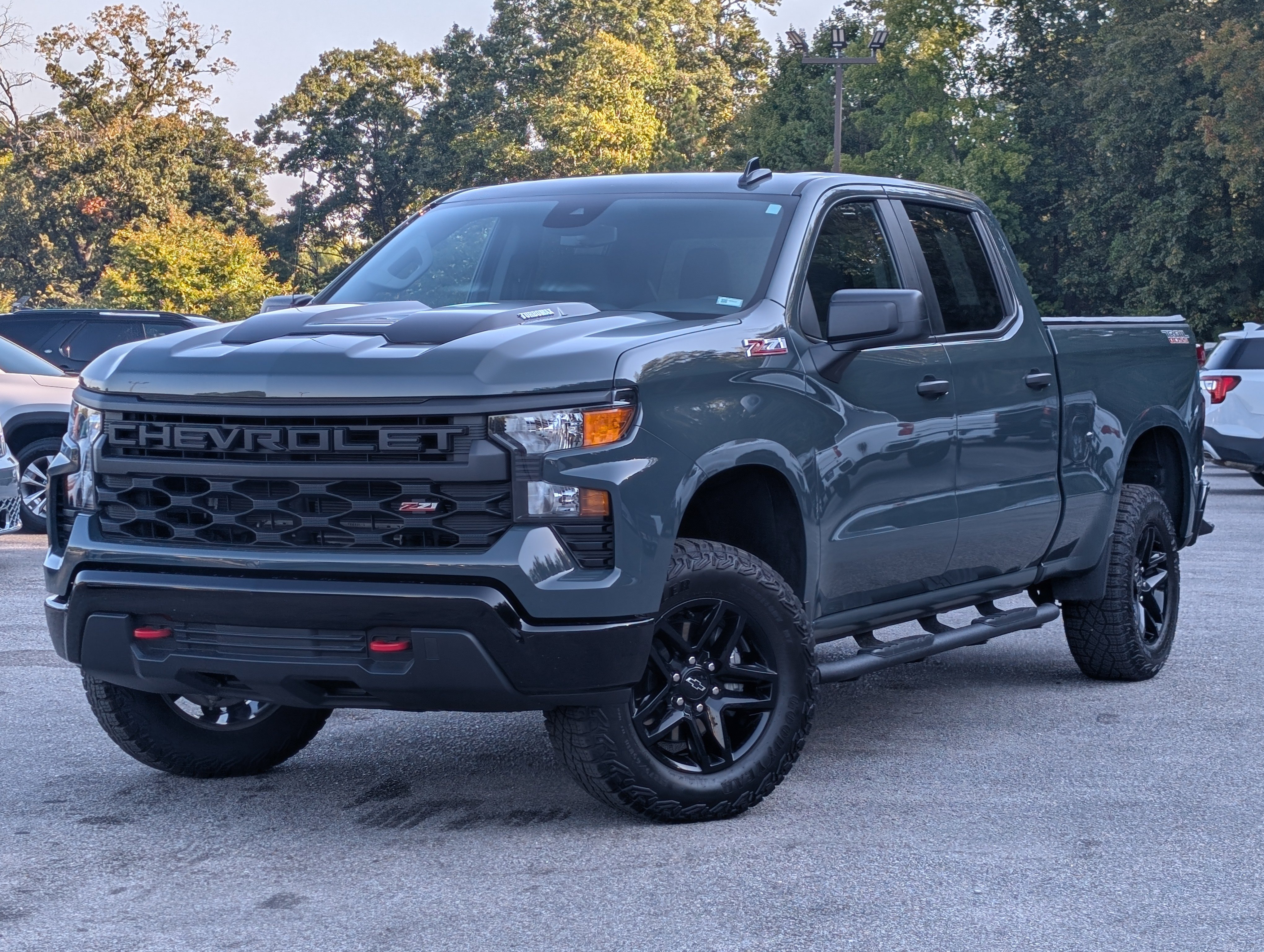 Used 2025 Chevrolet Silverado 1500 Custom Trail Boss AWD/4WD image 1