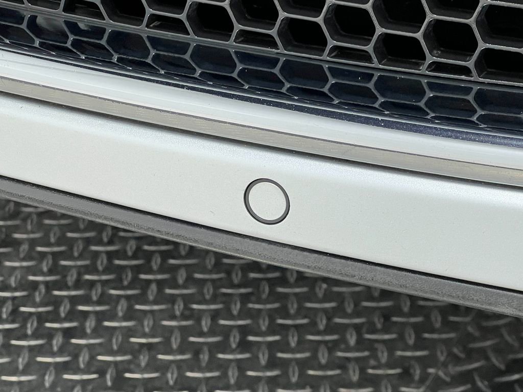 Used 2008 Volkswagen Touareg VR6 image 13