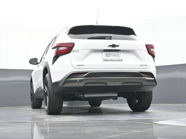 New 2026 Chevrolet Trax ACTIV w/ Sunroof Package FWD image 40