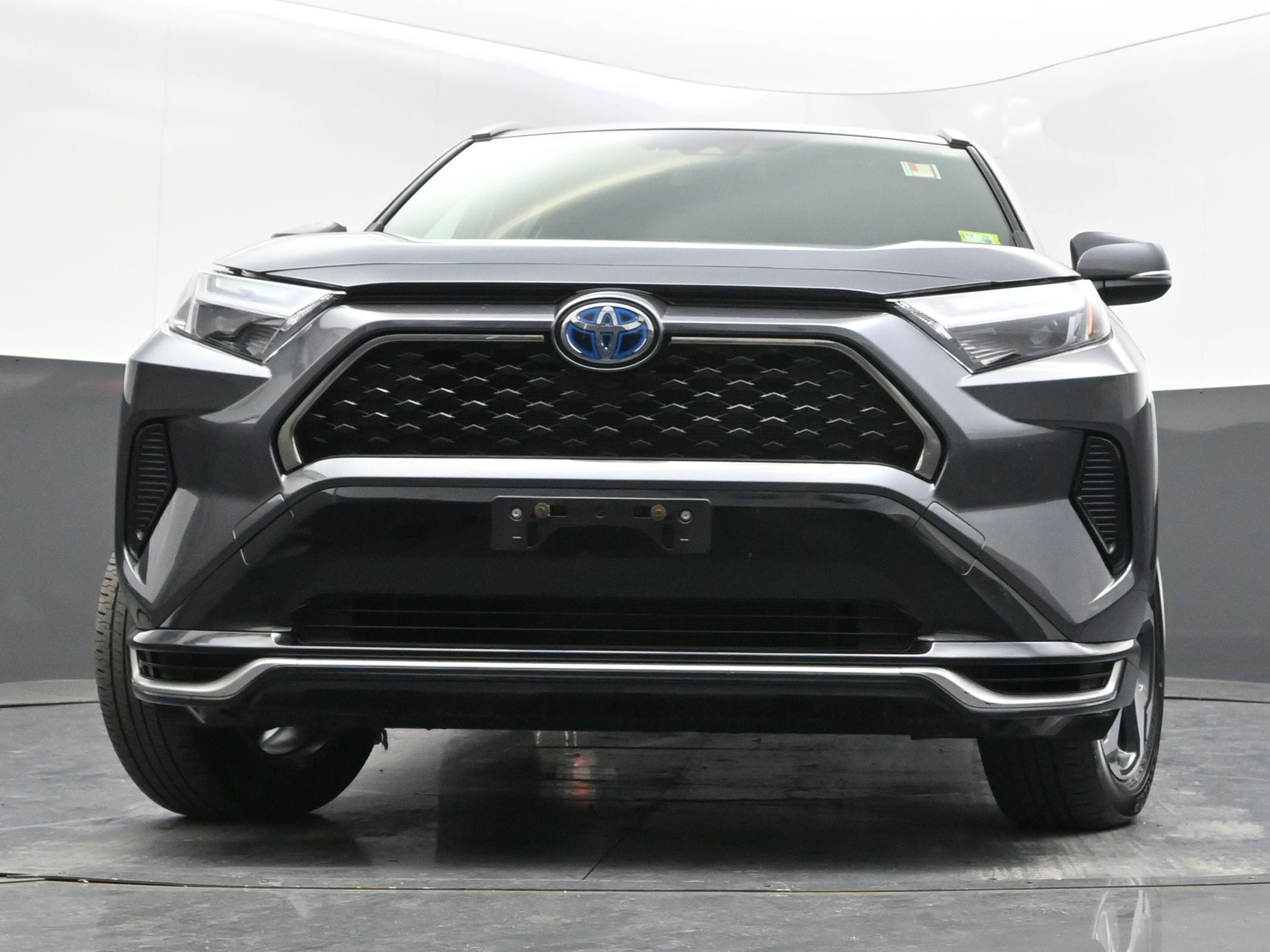 Used 2023 Toyota RAV4 SE w/ Weather & Moonroof Package AWD/4WD image 43