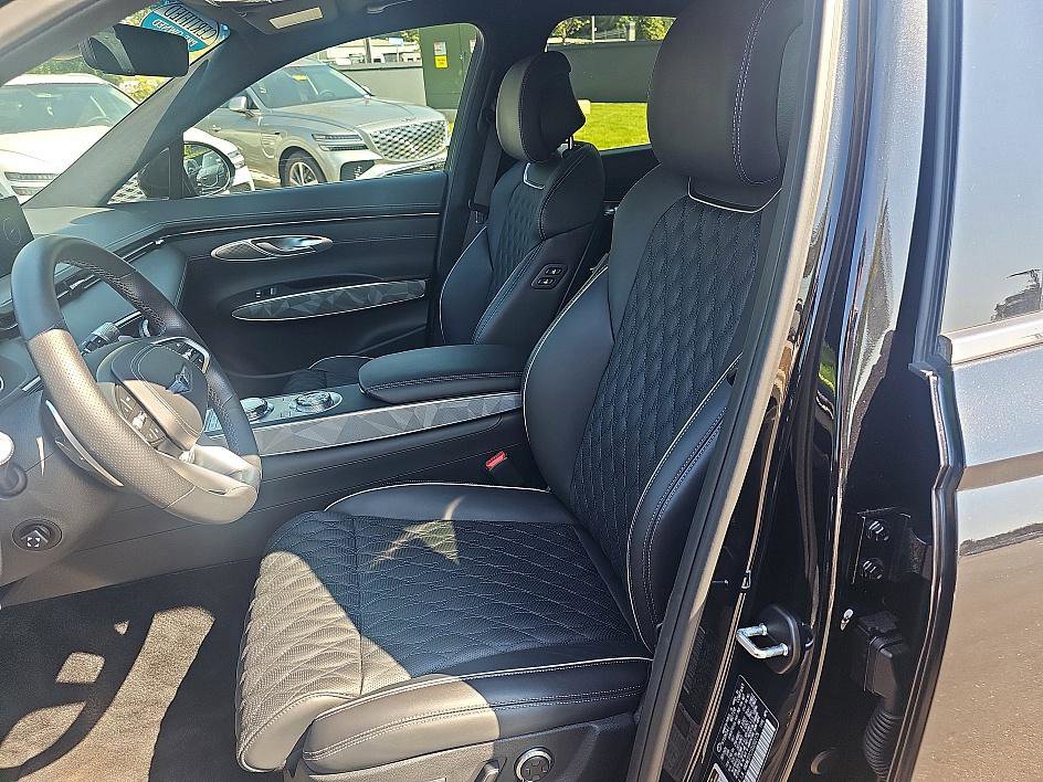 Used 2025 Genesis GV70 3.5T Sport w/ Sport Advanced Package image 15