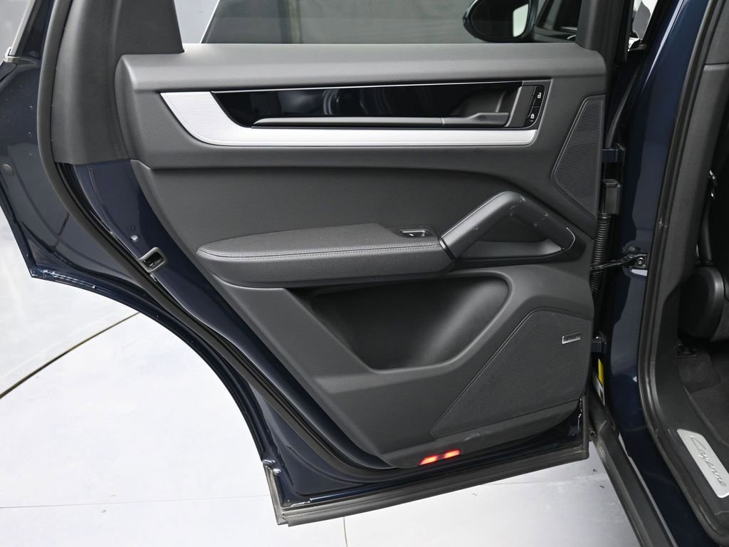 Certified 2025 Porsche Cayenne image 21