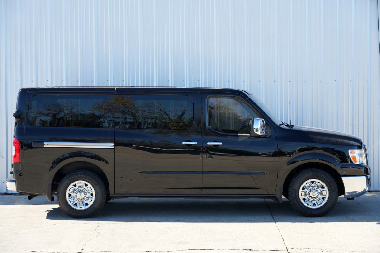 Used 2018 Nissan NV 3500 SL image 47