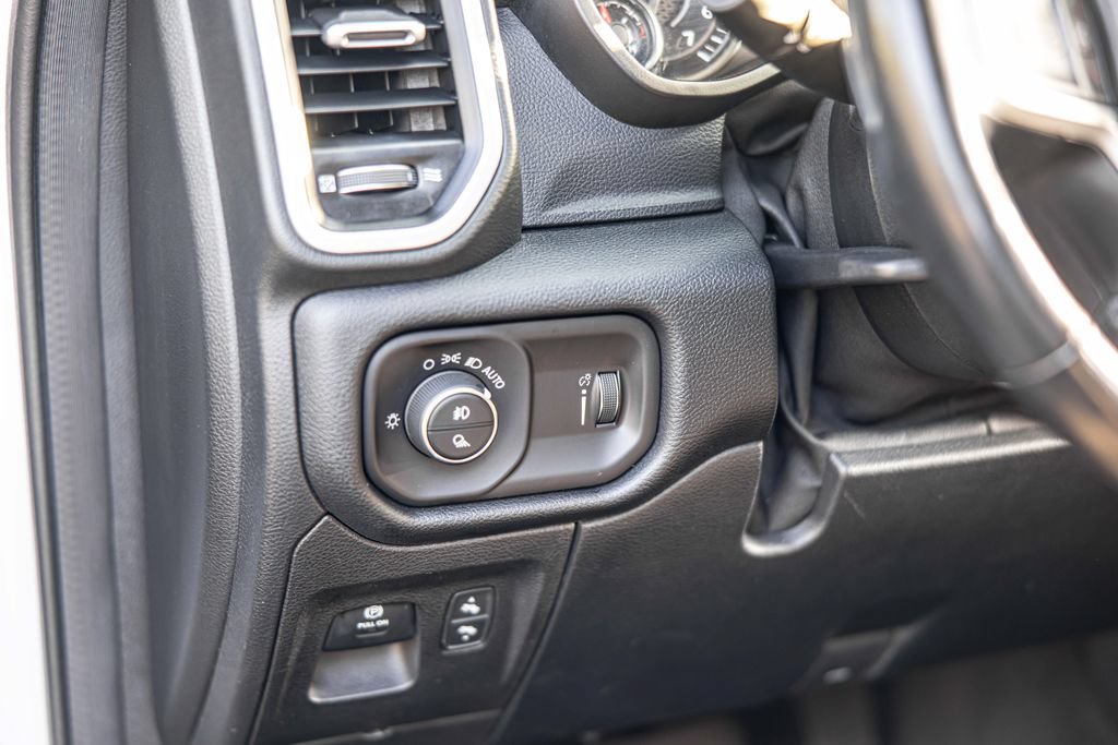 Used 2020 RAM 1500 Big Horn AWD/4WD image 14