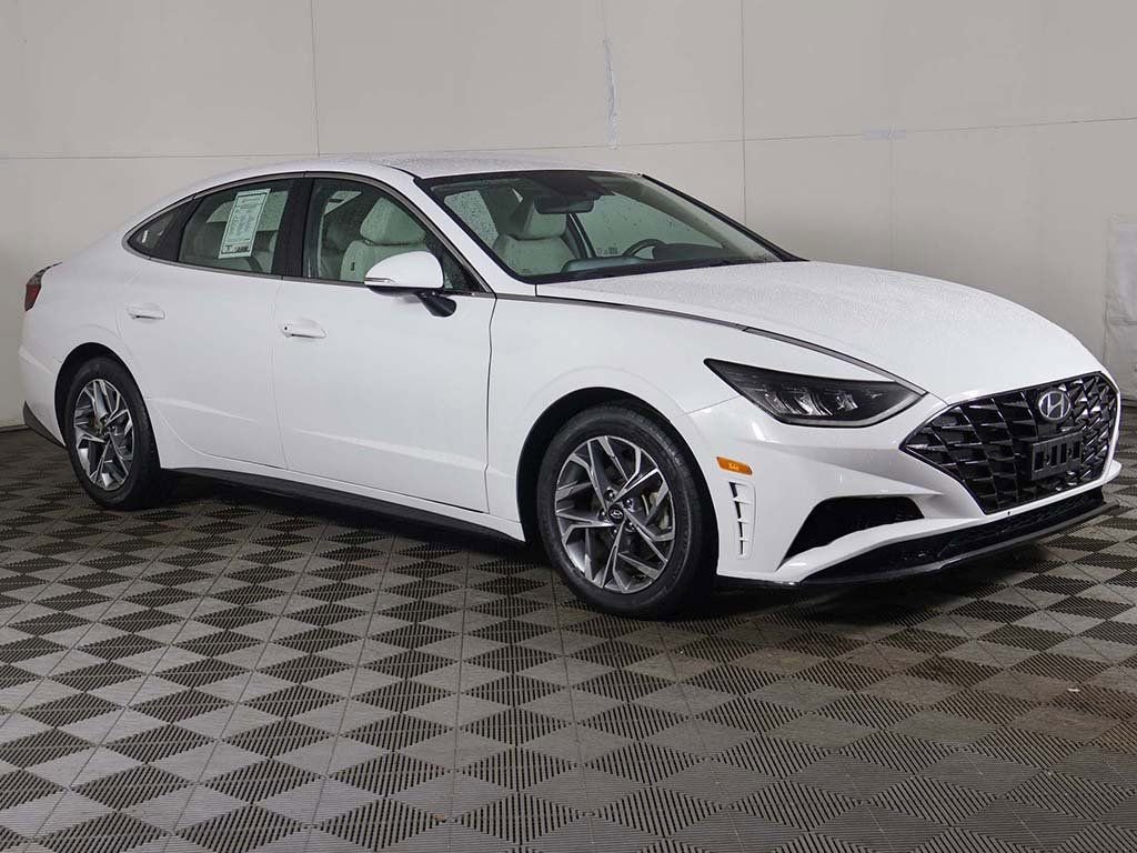 Used 2023 Hyundai Sonata SEL w/ Cargo Package image 2