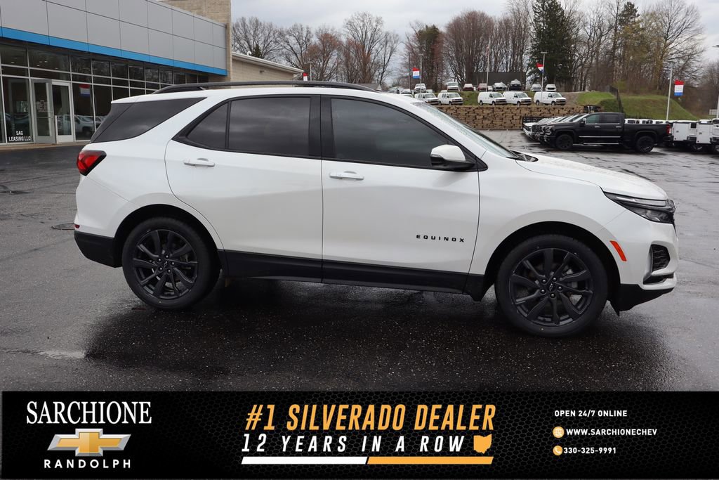 Used 2024 Chevrolet Equinox RS FWD image 1