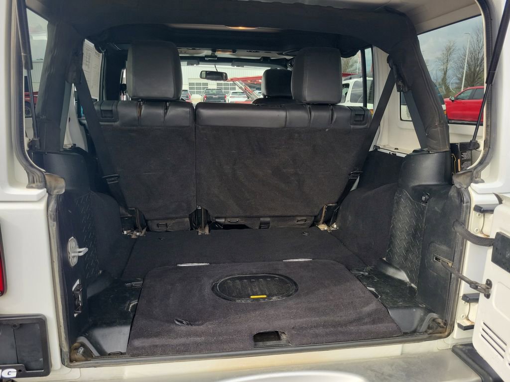 Used 2018 Jeep Wrangler Unlimited Sahara AWD/4WD image 29